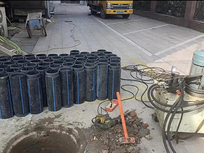 平舆PE置换管厂家 DN315置换管 非开挖管短管置换